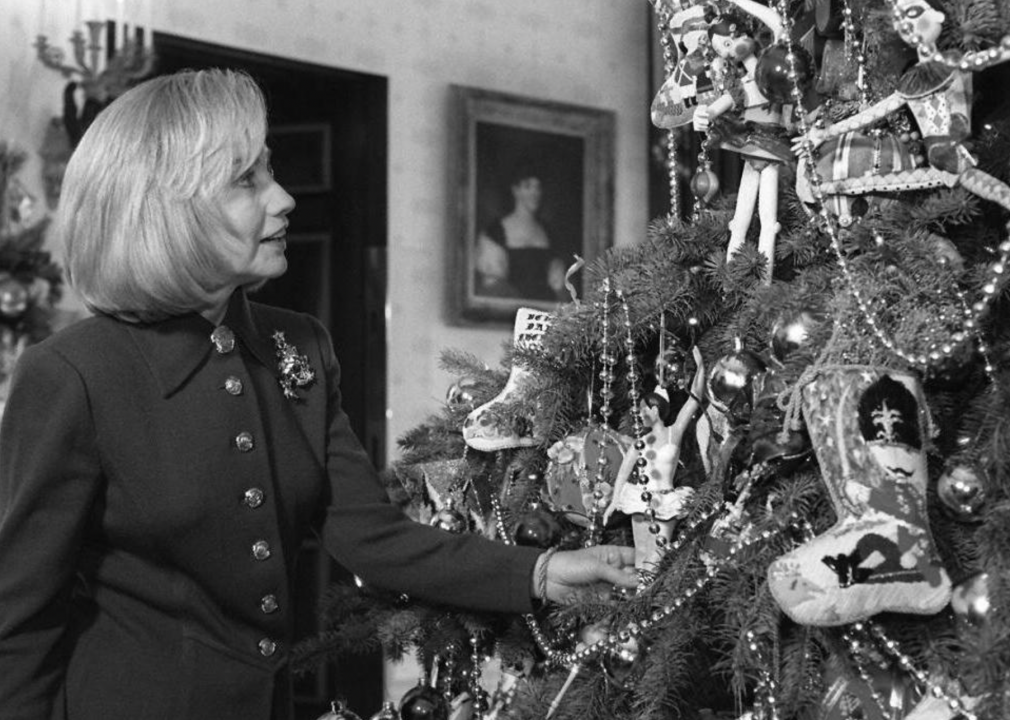 1996: The Family Channel begins its ‘25 Days of Christmas’ programming